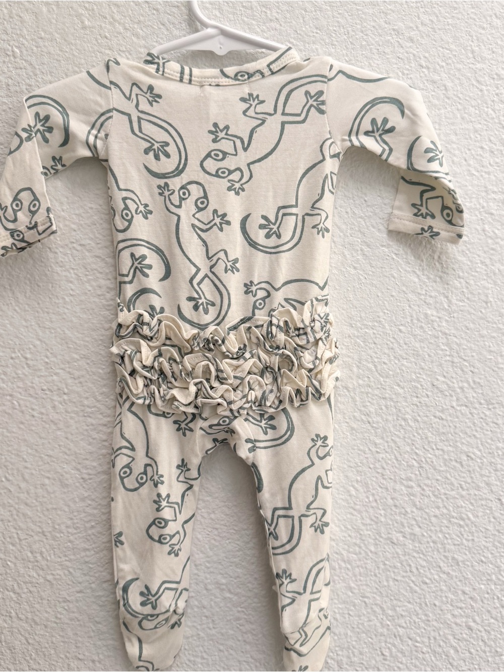 Spearmint Ruffle Footies - Picture 3 of 3